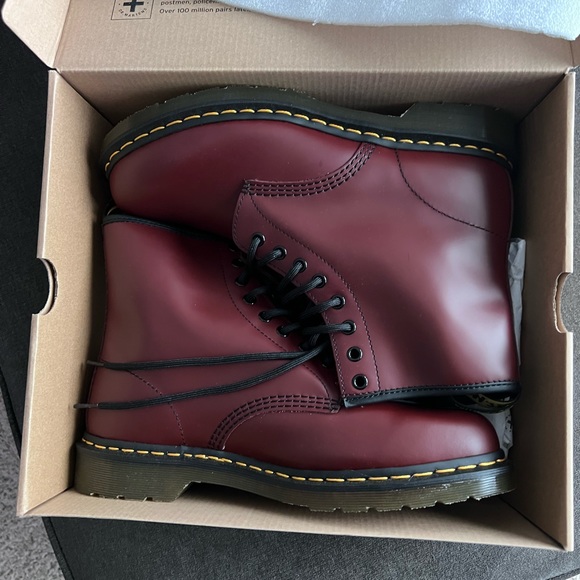 1460 CHERRY SMOOTH LEATHER LACE UP BOOTS